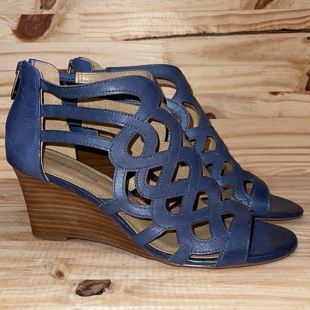 Adrienne Vittadini Rymer Wedge Sandals Size 8